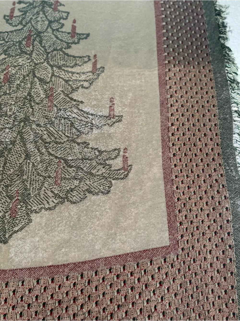 Holiday Tree Woven Throw Blanket - Green and Red